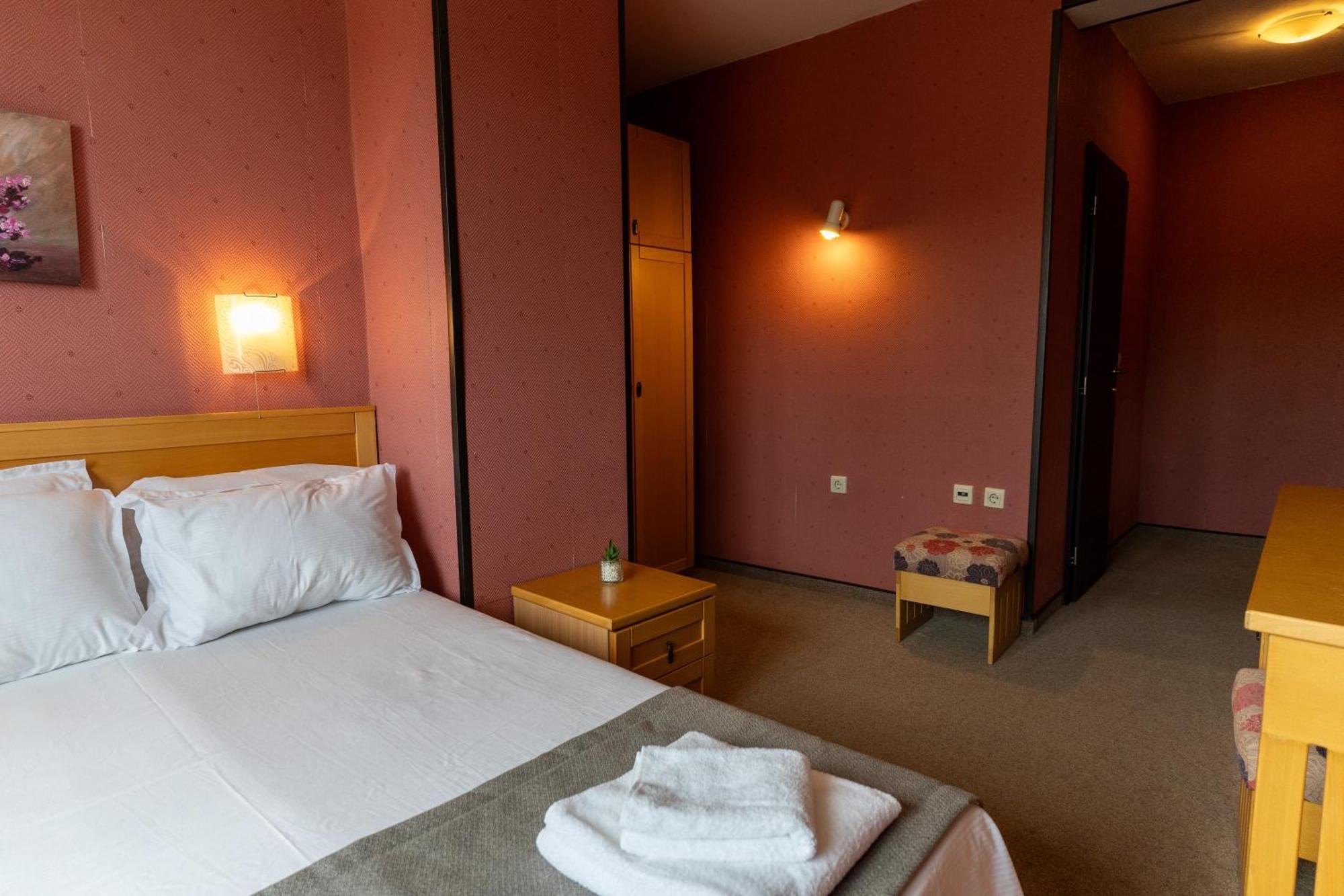 Hotel Demetra Berkovica Esterno foto